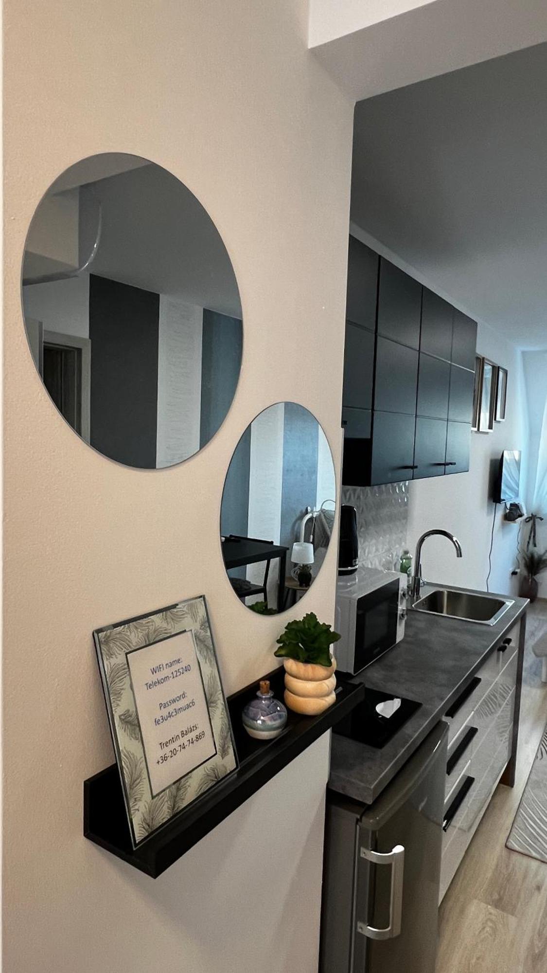 Westend - Studio Above The City Будапеща Екстериор снимка