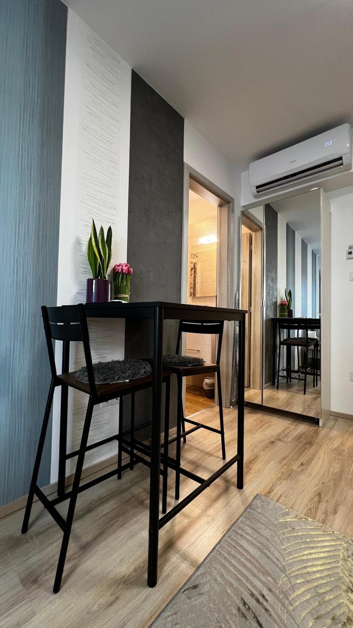 Westend - Studio Above The City Будапеща Екстериор снимка